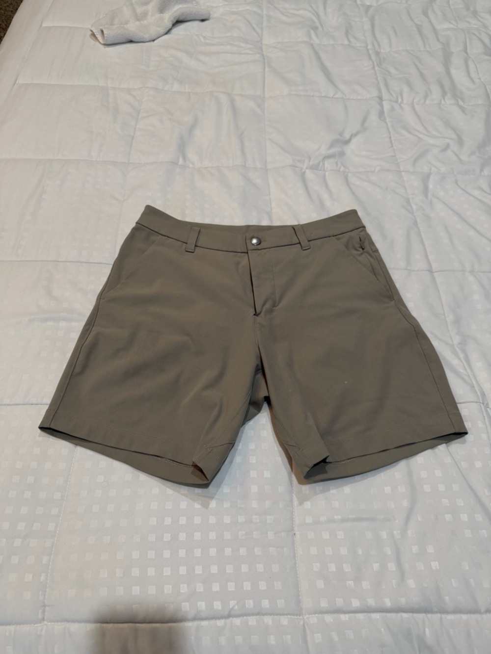 lululemon athletica Men's Flat-Front Shorts — Tan